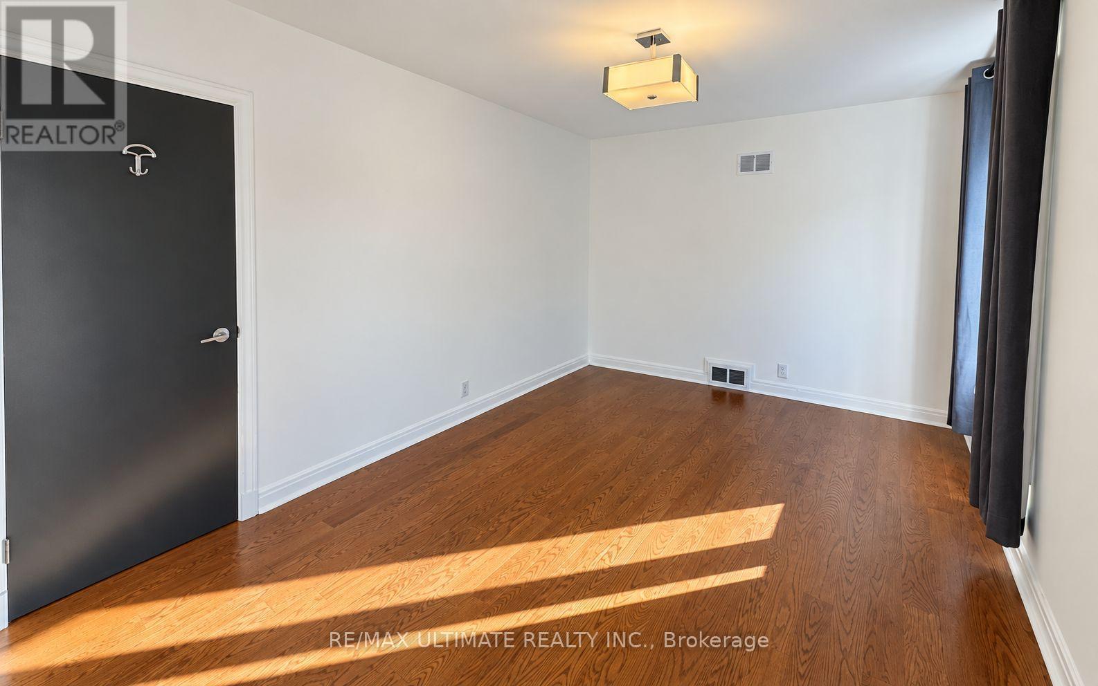 10 Noel Avenue, Toronto, Ontario  M4G 1B3 - Photo 23 - C13656382