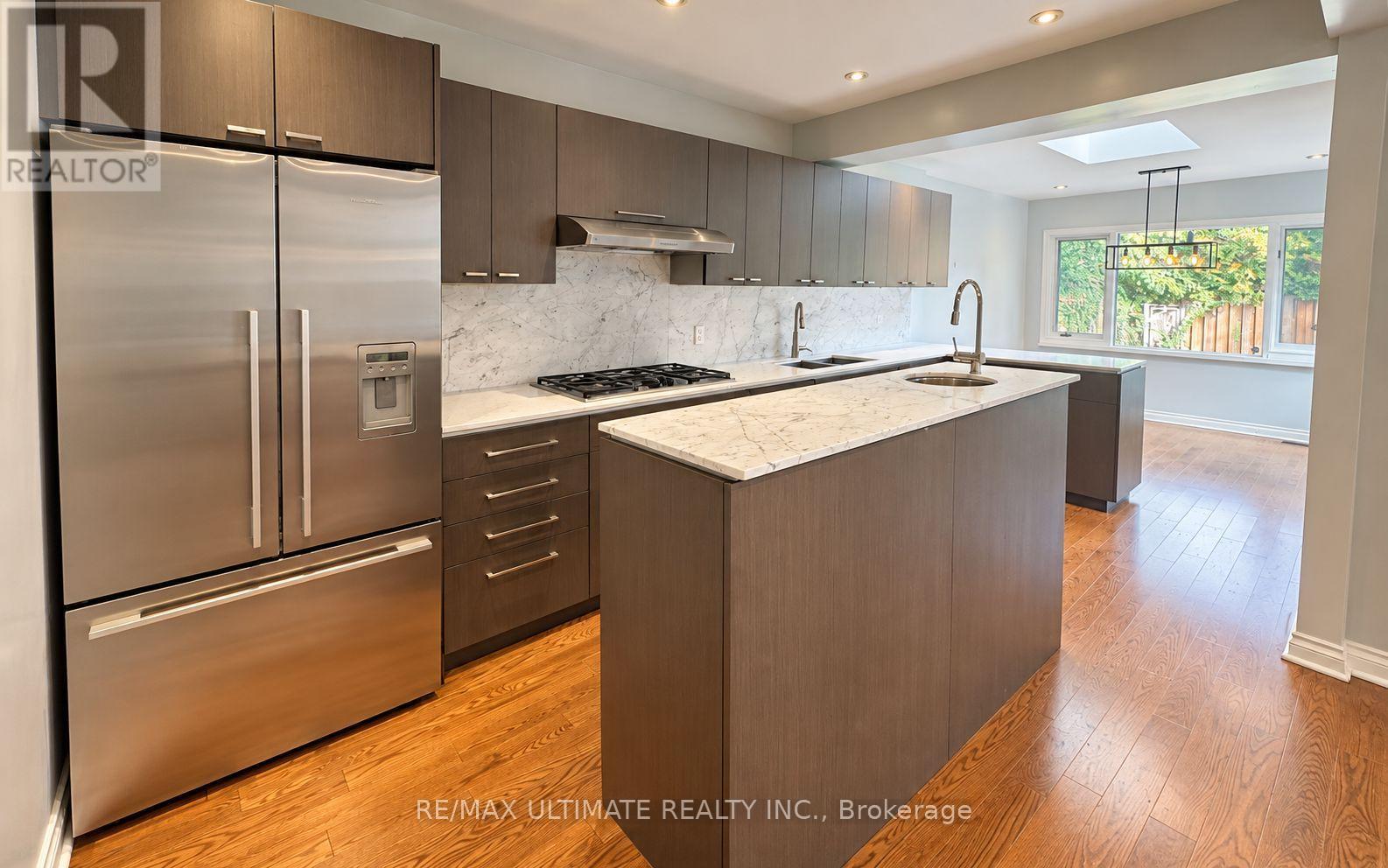 10 Noel Avenue, Toronto, Ontario  M4G 1B3 - Photo 3 - C13656382