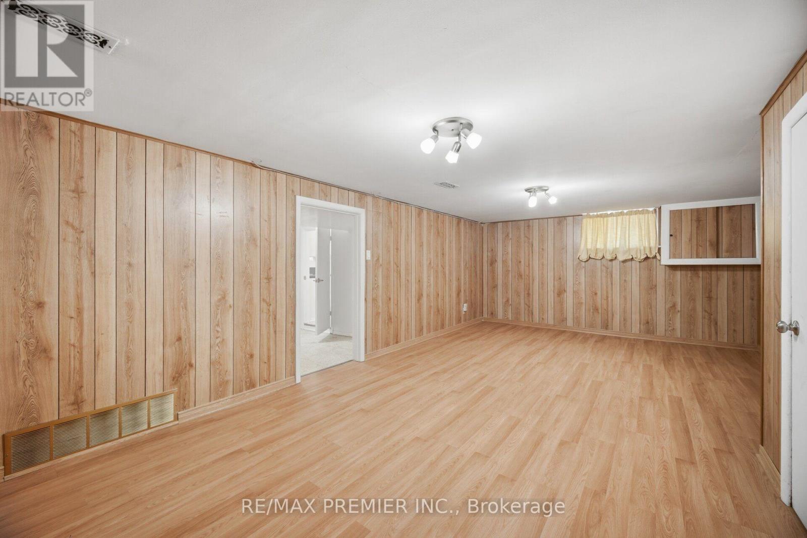295 Falstaff Avenue, Toronto, Ontario  M6L 2G4 - Photo 29 - W13813734
