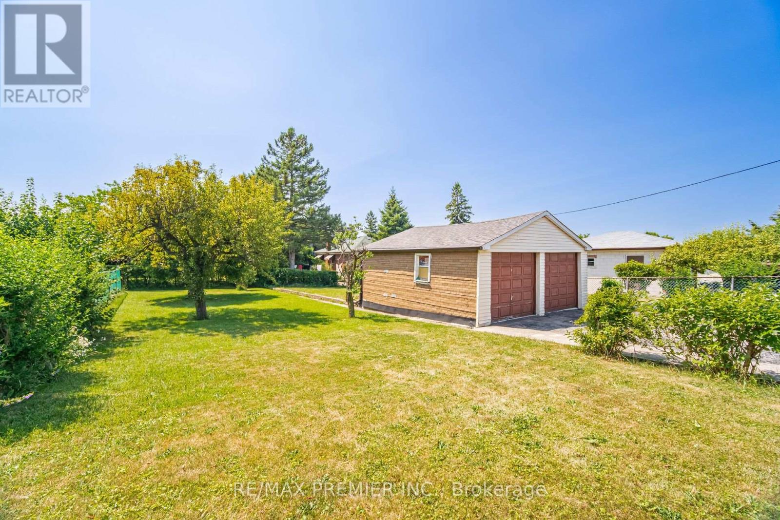 295 Falstaff Avenue, Toronto, Ontario  M6L 2G4 - Photo 38 - W13813734