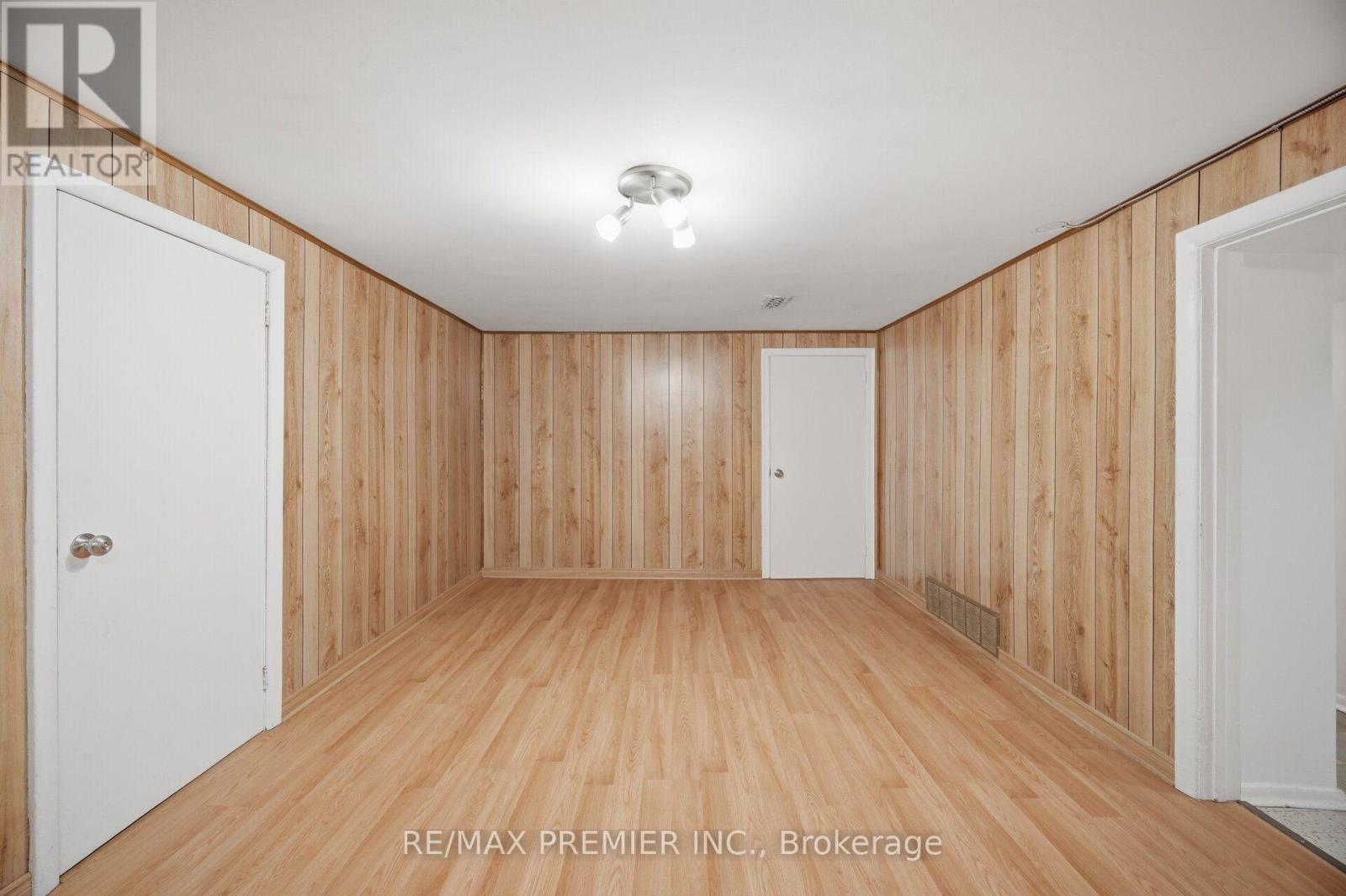 295 Falstaff Avenue, Toronto, Ontario  M6L 2G4 - Photo 28 - W13813734