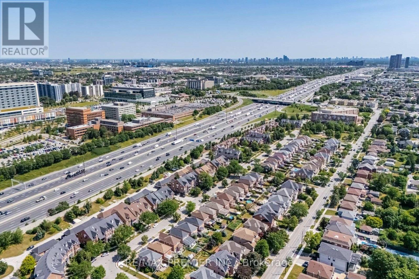 295 Falstaff Avenue, Toronto, Ontario  M6L 2G4 - Photo 48 - W13813734