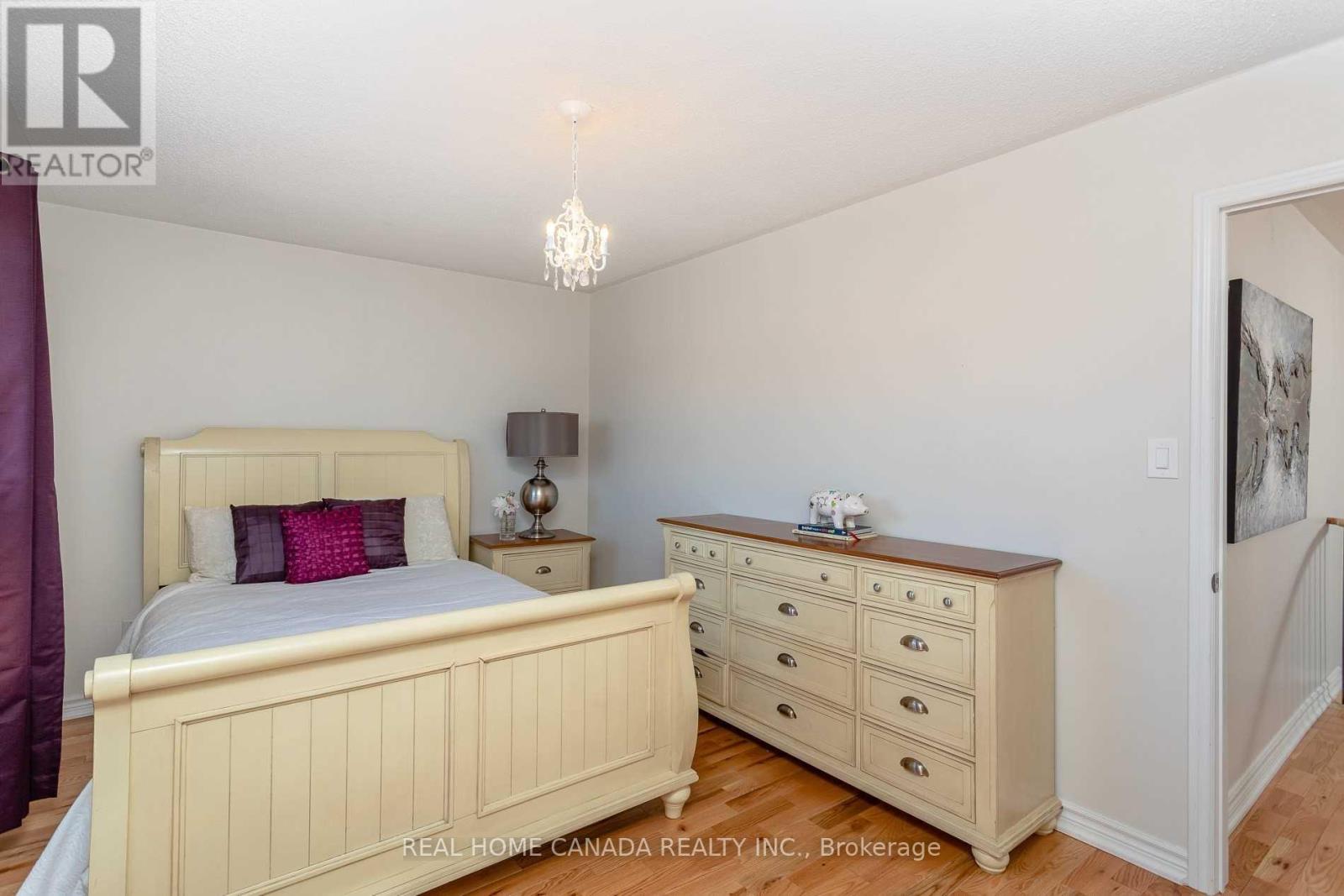 1542 Prince John Circle, Oakville (Cv Clearview), Ontario  L6J 6T3 - Photo 18 - W13816968