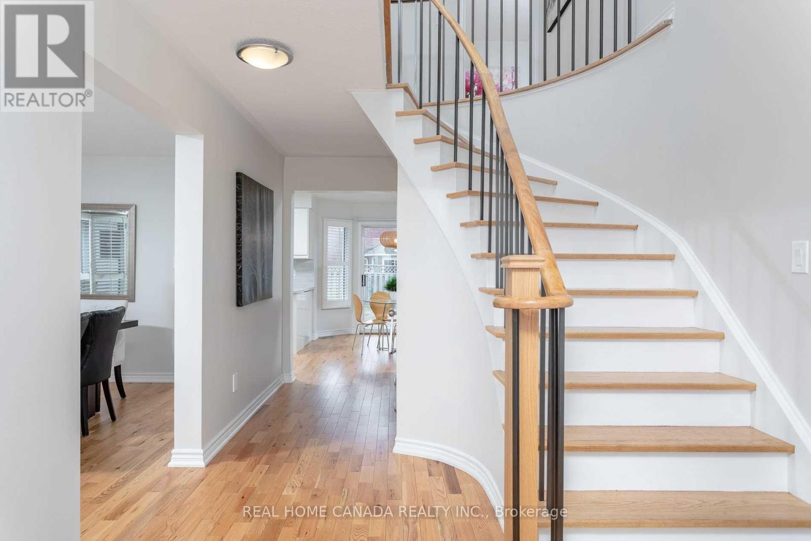 1542 Prince John Circle, Oakville (Cv Clearview), Ontario  L6J 6T3 - Photo 3 - W13816968