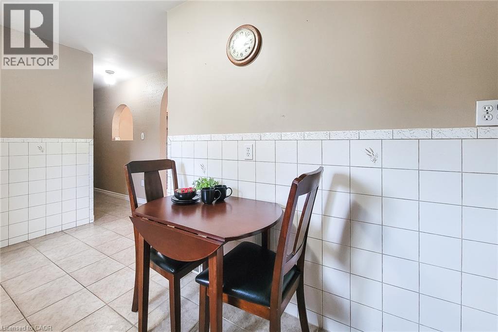137 East 16th Street, Hamilton, Ontario  L9A 4J4 - Photo 10 - 40863063