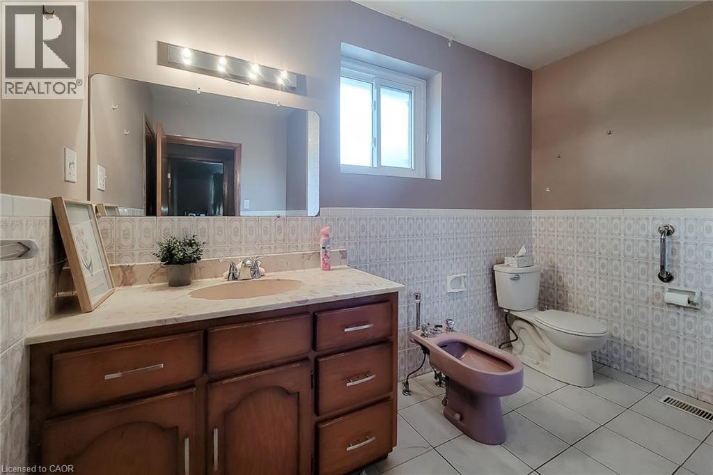 137 East 16th Street, Hamilton, Ontario  L9A 4J4 - Photo 25 - 40863063