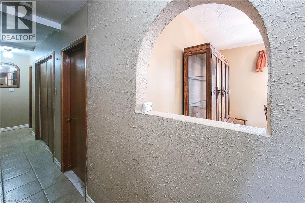137 East 16th Street, Hamilton, Ontario  L9A 4J4 - Photo 18 - 40863063