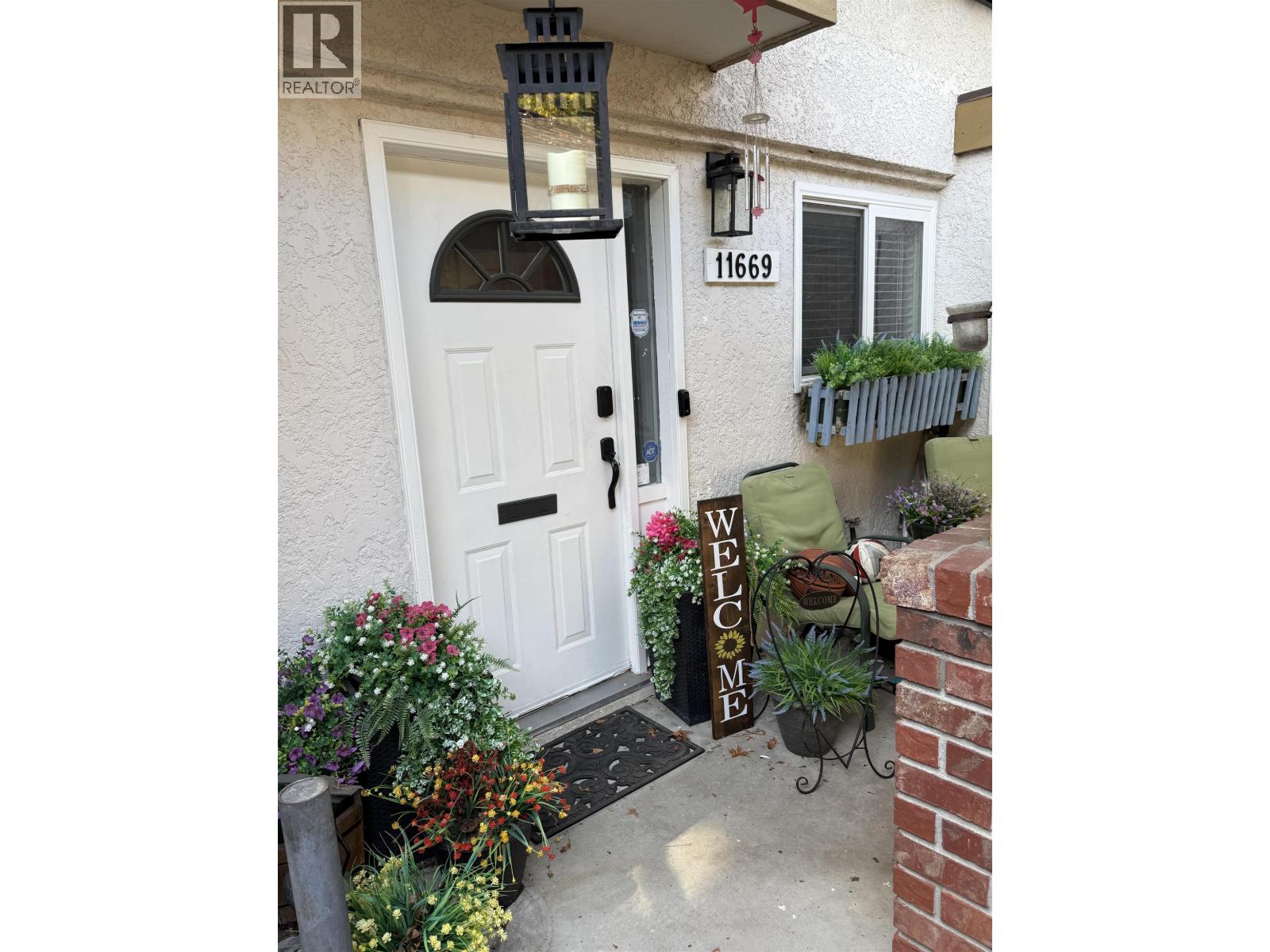 11669 Fulton Street, Maple Ridge, British Columbia  V2X 6L3 - Photo 2 - R3168305