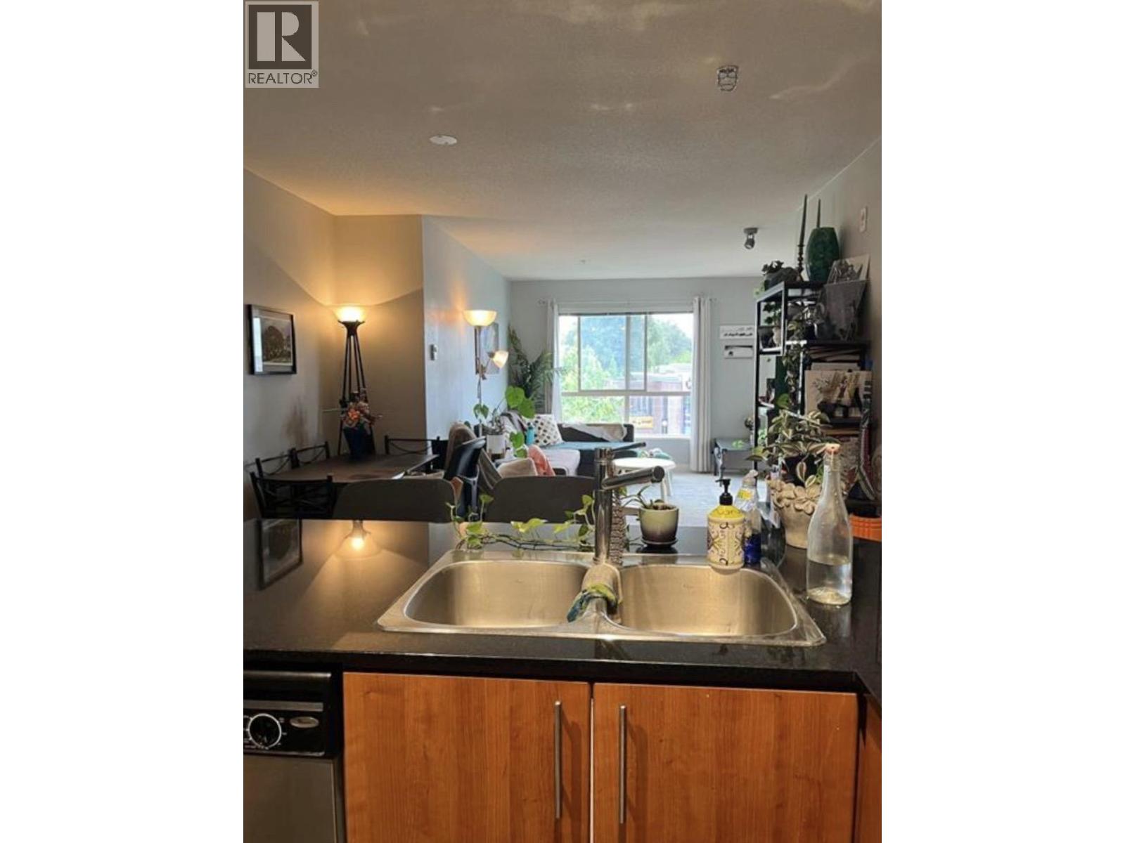 317 1633 Mackey Avenue, North Vancouver, British Columbia  V7P 0A2 - Photo 3 - R3168086