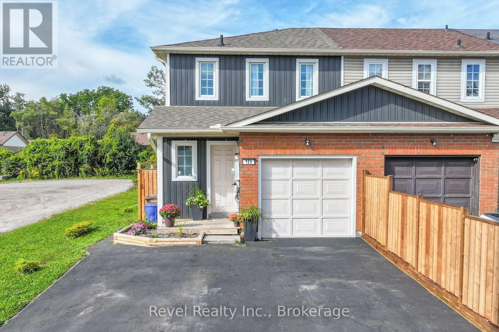 123 ALBERT STREET S, Kawartha Lakes, Ontario