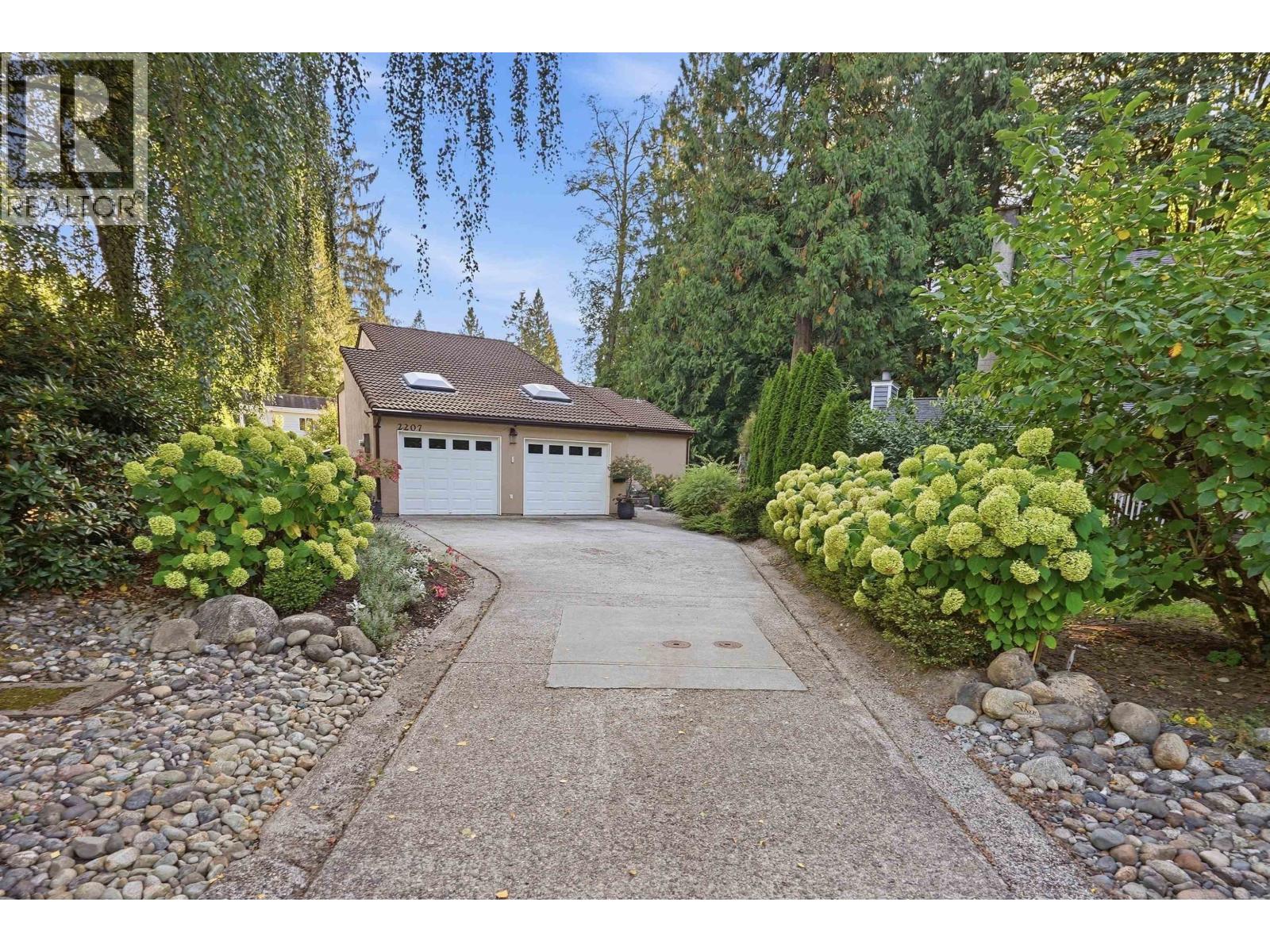 2207 TANAGER PLACE, North Vancouver, British Columbia