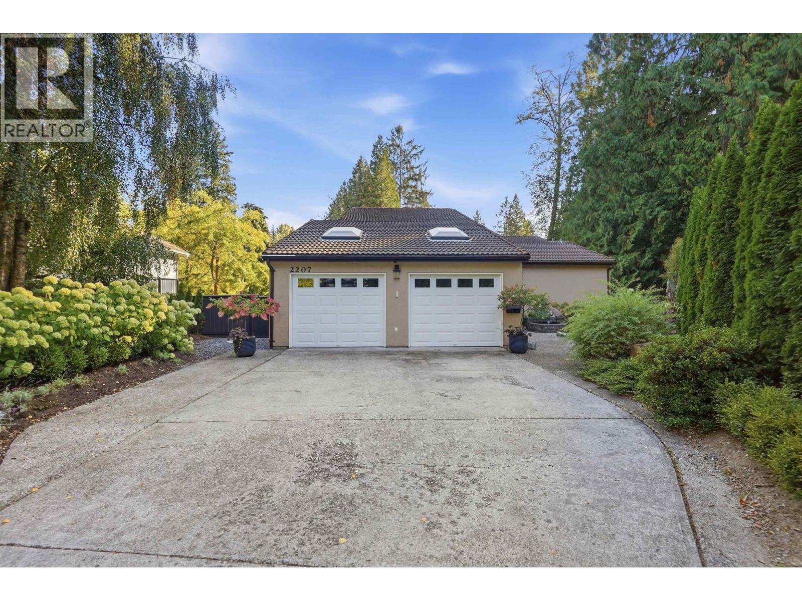 2207 Tanager Place, North Vancouver, British Columbia  V7J 3R3 - Photo 2 - R3167358