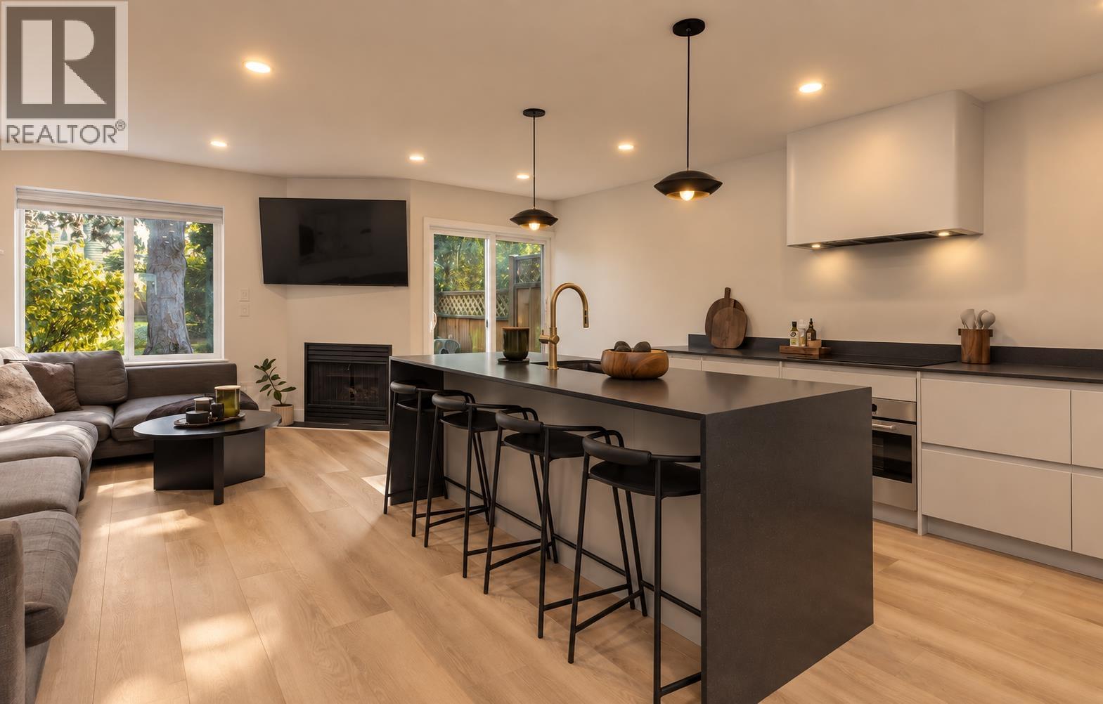 16 40200 GOVERNMENT ROAD, Squamish, British Columbia
