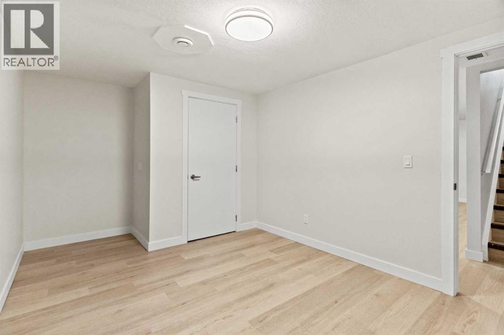 3116 39 Street SE, Calgary, Alberta  T2B 1B1 - Photo 24 - A2341503