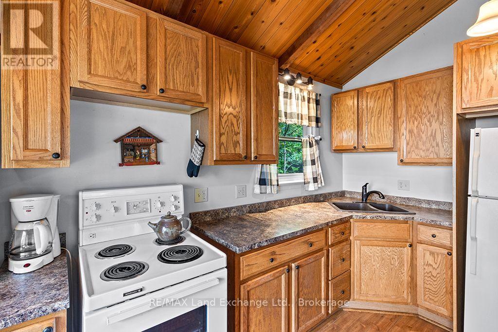 18 Cottage Park Road, Saugeen Shores, Ontario  N0H 2C0 - Photo 25 - X13778322