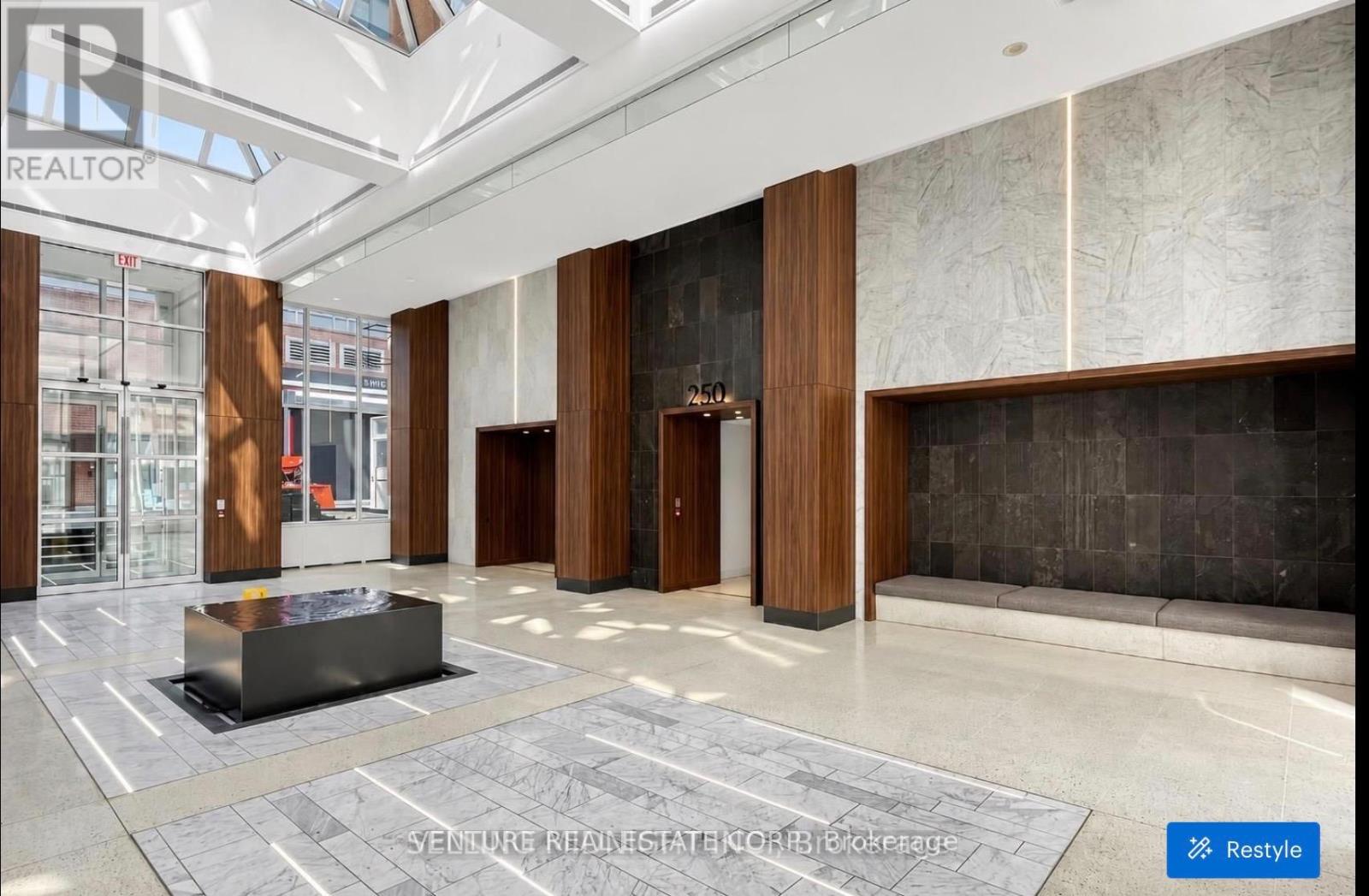 431 - 250 Wellington Street W, Toronto, Ontario  M5V 3P6 - Photo 2 - C13817012