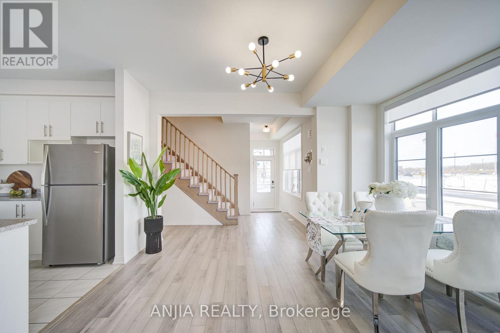 111 Carneros Way, Markham, Ontario  L6B 1R2 - Photo 8 - N13817000
