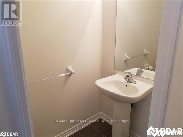 232 Brownley Lane, Essa, Ontario  L3W 0P7 - Photo 11 - N13817016