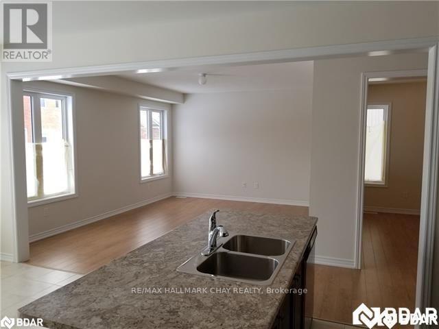 232 Brownley Lane, Essa, Ontario  L3W 0P7 - Photo 5 - N13817016
