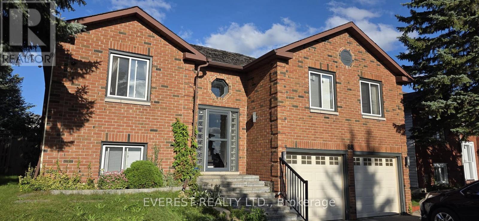 88 SHAKESPEARE CRESCENT, Barrie, Ontario