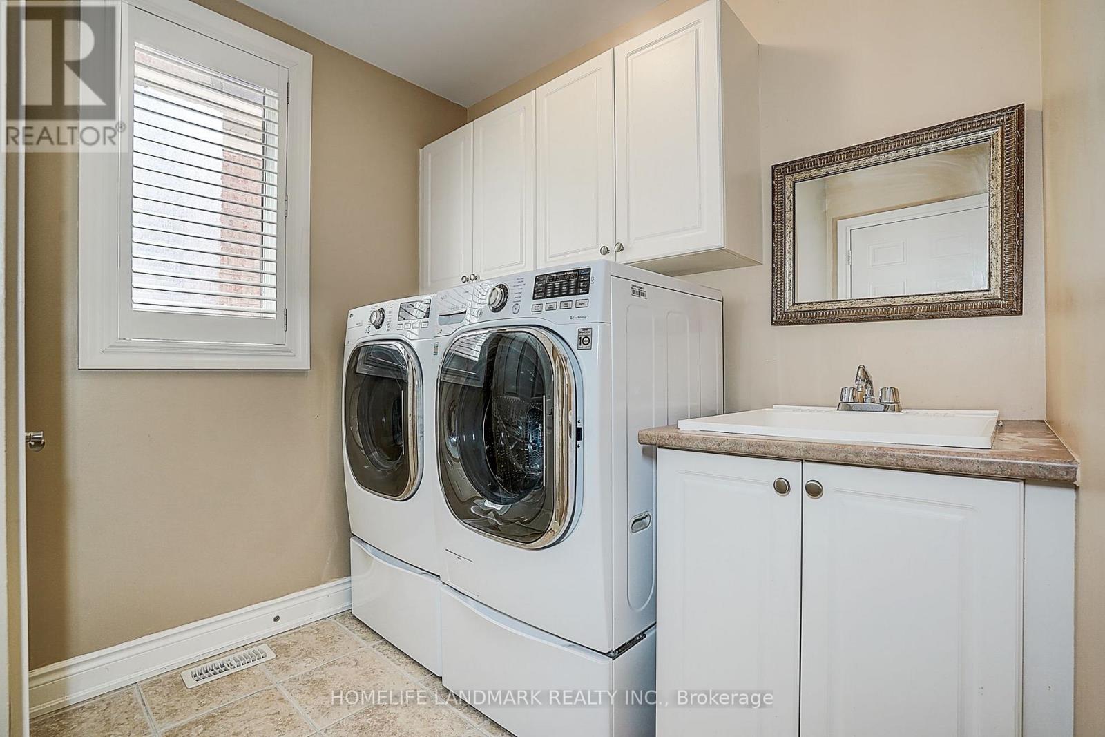 1061 NELLIE LITTLE CRESCENT photo 20