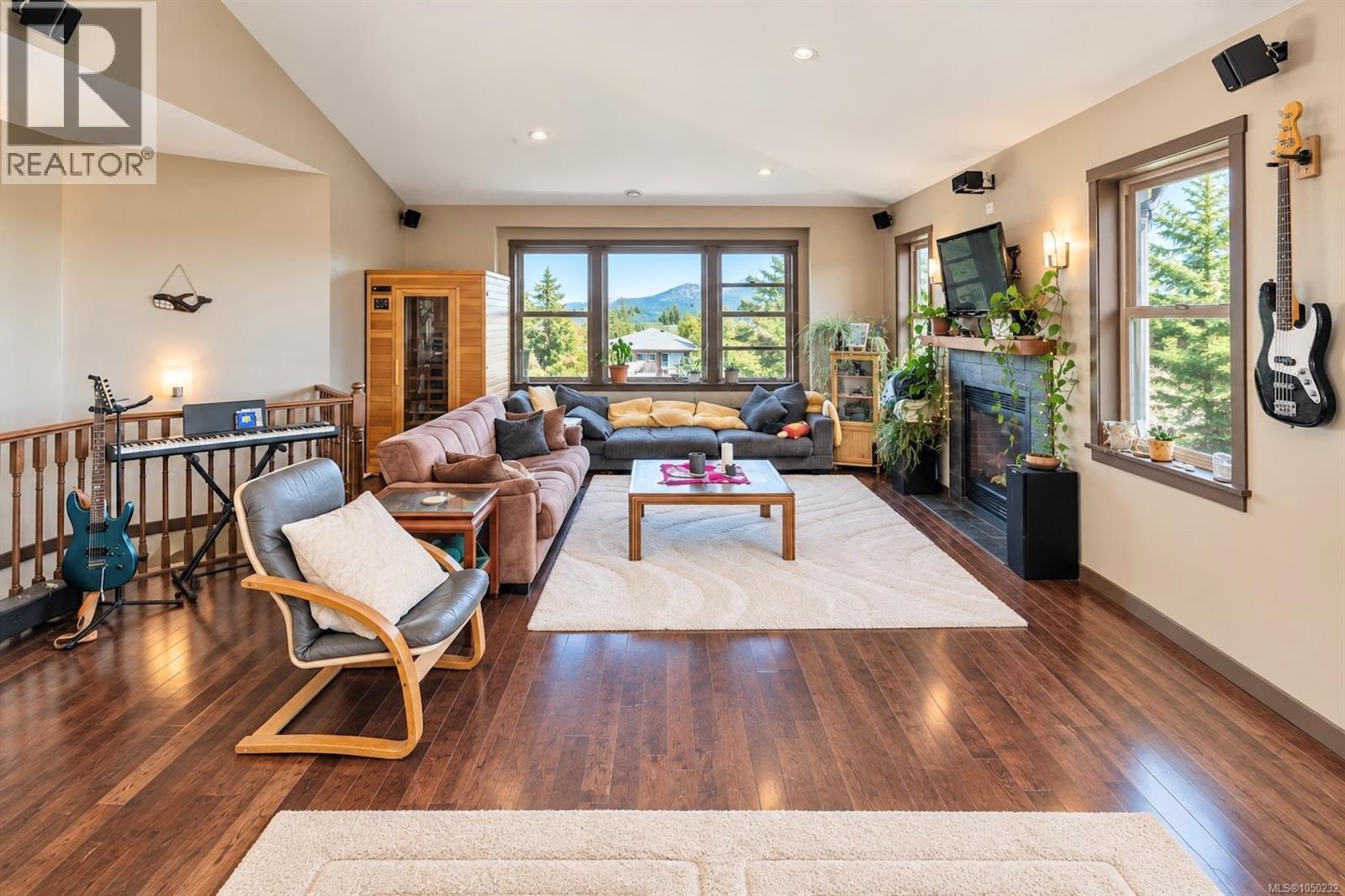 850 Lorne White Pl, Ucluelet, British Columbia V0R 3A0 - Photo 10 - 1050232