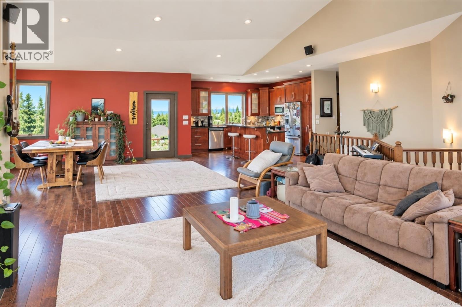 850 Lorne White Pl, Ucluelet, British Columbia V0R 3A0 - Photo 12 - 1050232
