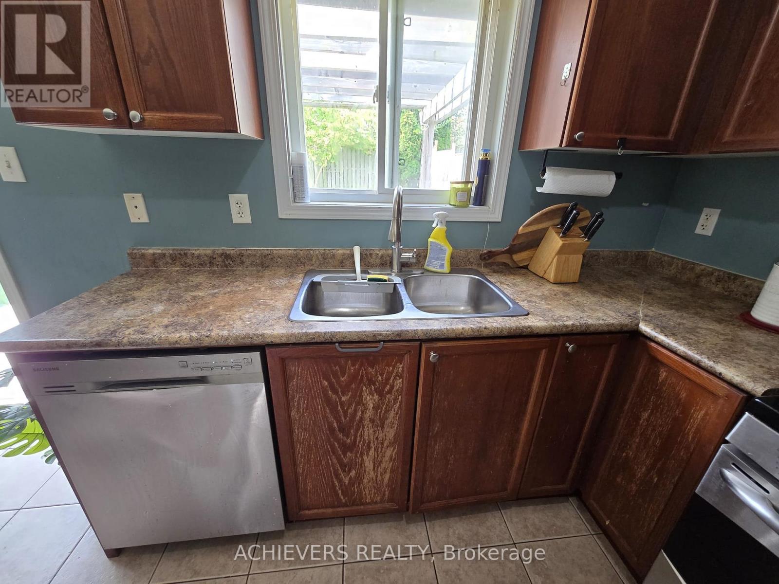 240 Scottsdale Drive, Clarington, Ontario  L1C 5L1 - Photo 15 - E13812308