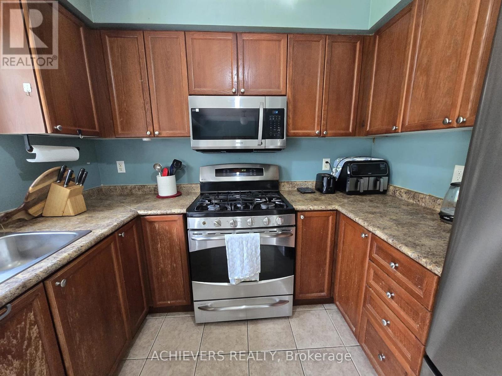 240 Scottsdale Drive, Clarington, Ontario  L1C 5L1 - Photo 14 - E13812308