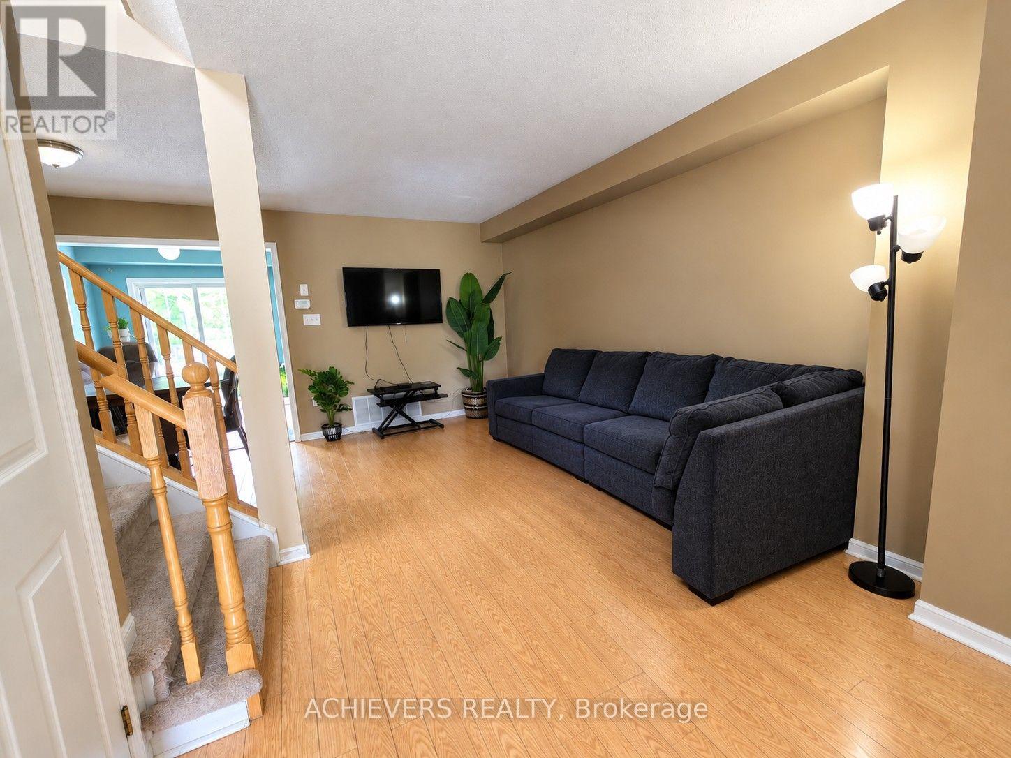 240 Scottsdale Drive, Clarington, Ontario  L1C 5L1 - Photo 8 - E13812308