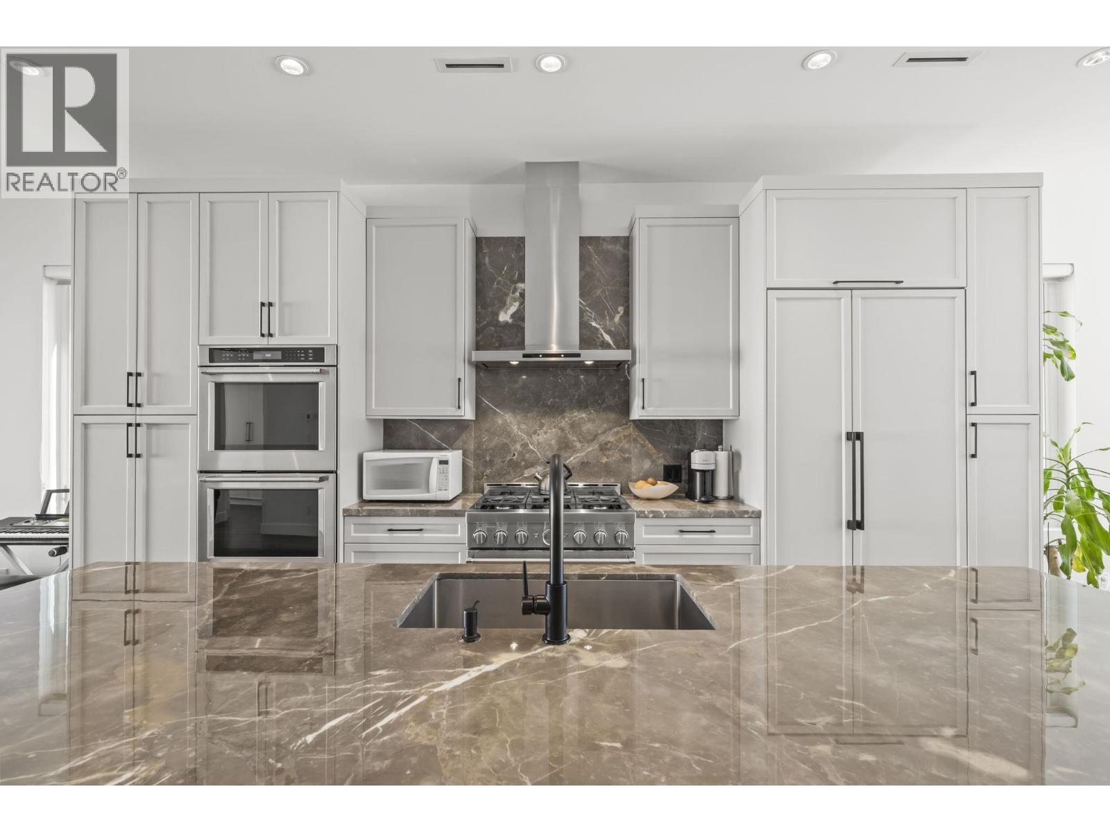 4347 Georgia Street, Burnaby, British Columbia  V5C 2T9 - Photo 6 - R3168660