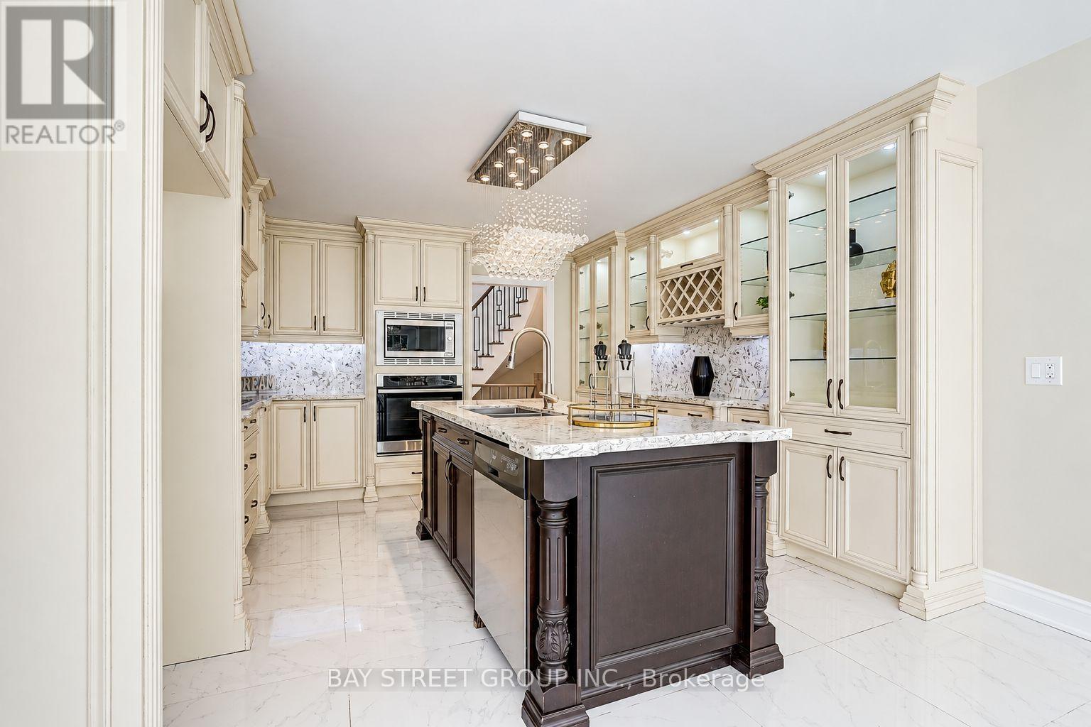 411 Weldrick Road E, Richmond Hill, Ontario  L4B 2M8 - Photo 11 - N13817040