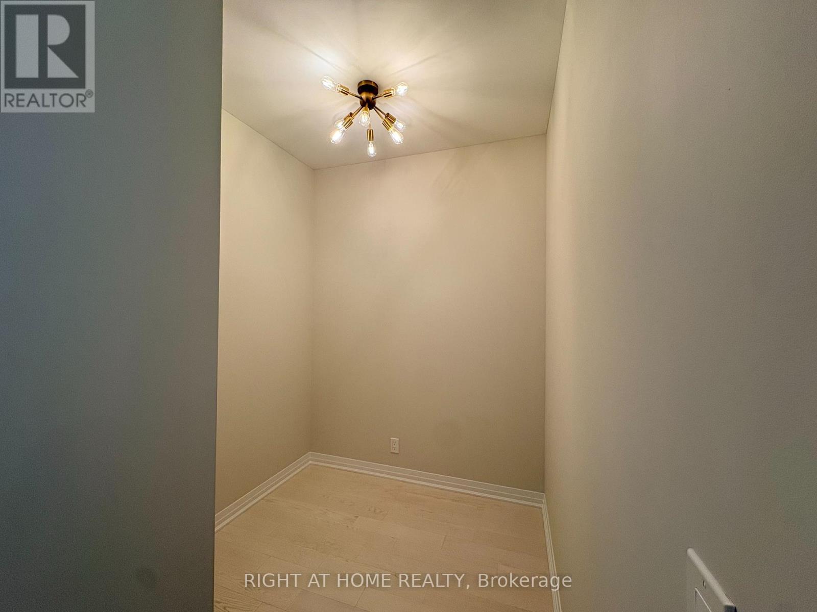 527 - 102 Grovewood Common, Oakville, Ontario  L6H 0X2 - Photo 10 - W13817050