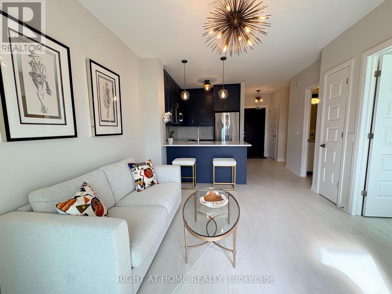 527 - 102 Grovewood Common, Oakville, Ontario  L6H 0X2 - Photo 5 - W13817050