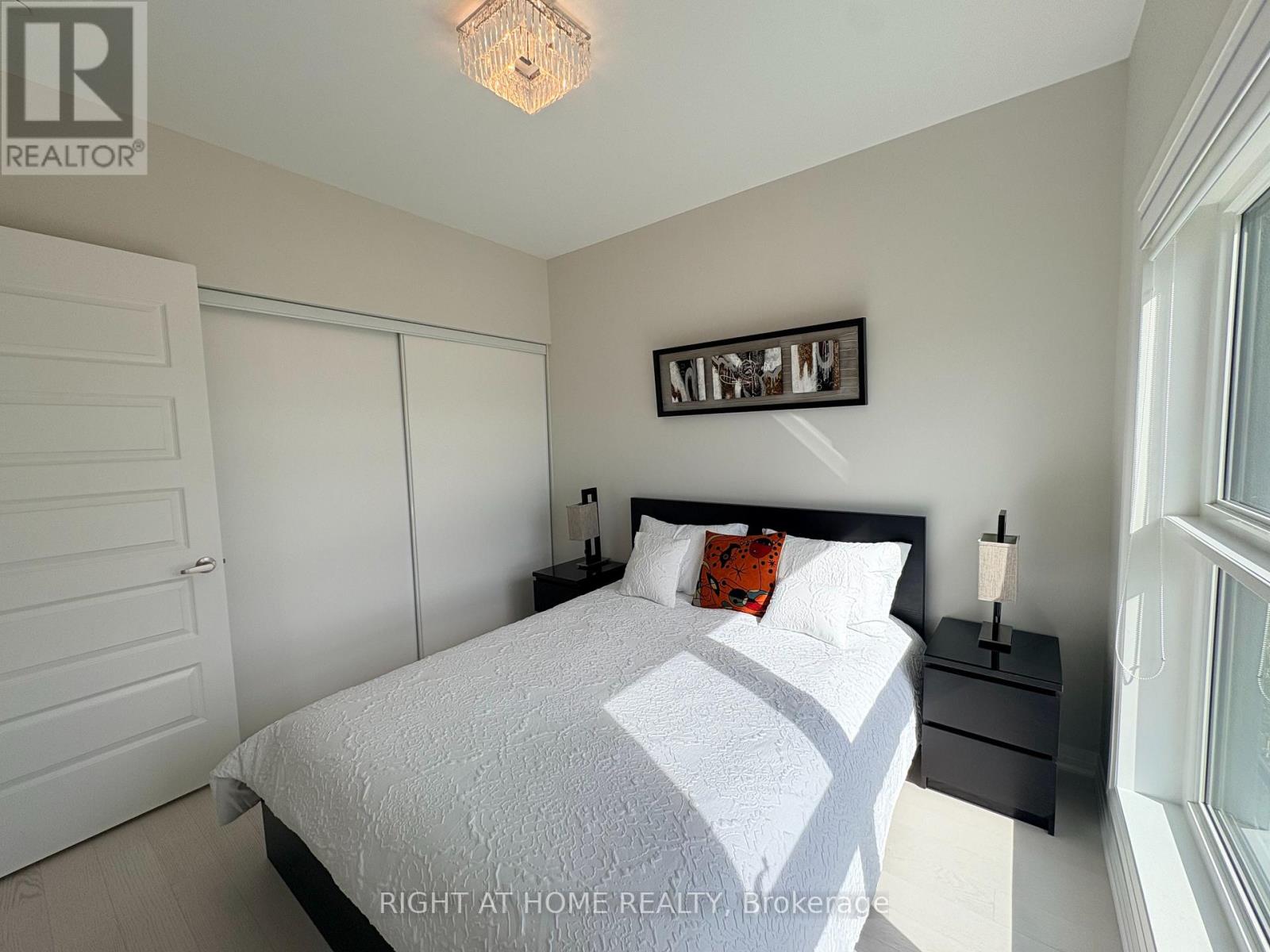 527 - 102 Grovewood Common, Oakville, Ontario  L6H 0X2 - Photo 8 - W13817050