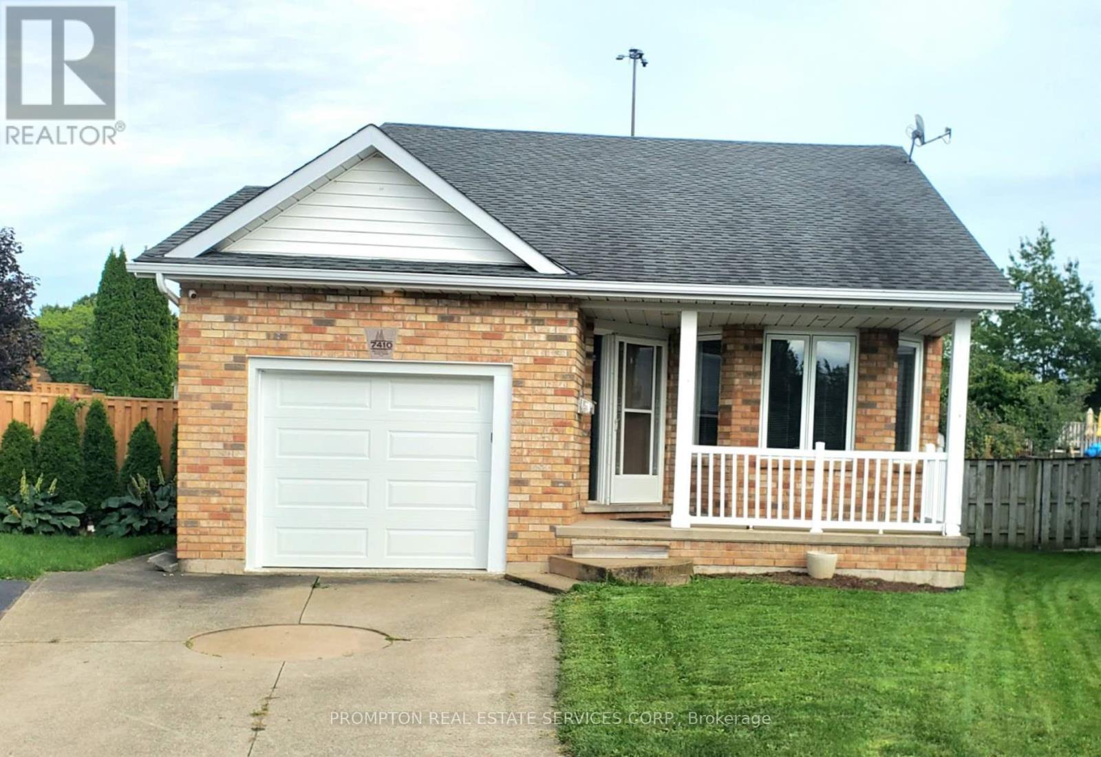 7410 Trinity Court, Niagara Falls, Ontario  L2H 3A6 - Photo 2 - X13817046