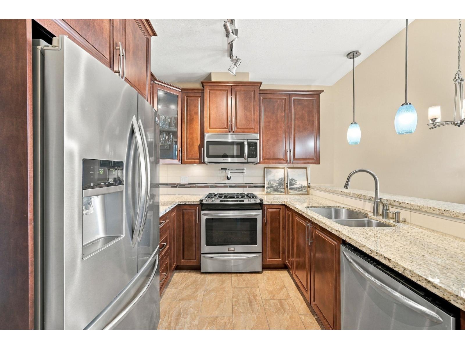617b 8157 207 Street, Langley, British Columbia  V2Y 0V4 - Photo 3 - R3167717