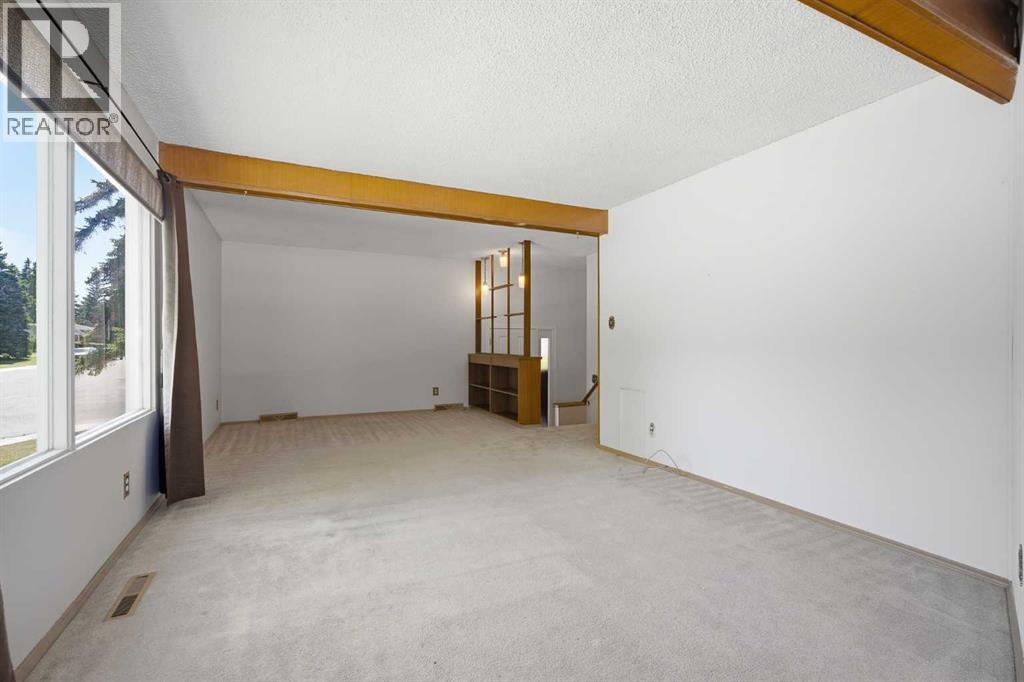 3404 Bulyea Crescent NW photo 9