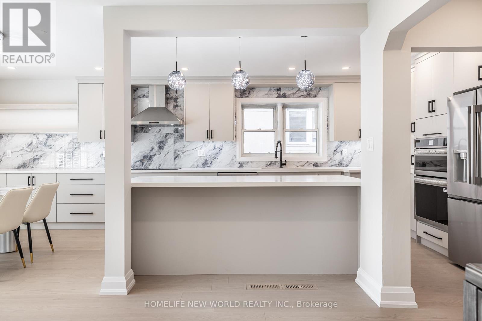 192 Combe Avenue, Toronto, Ontario  M3H 4K5 - Photo 6 - C13817076