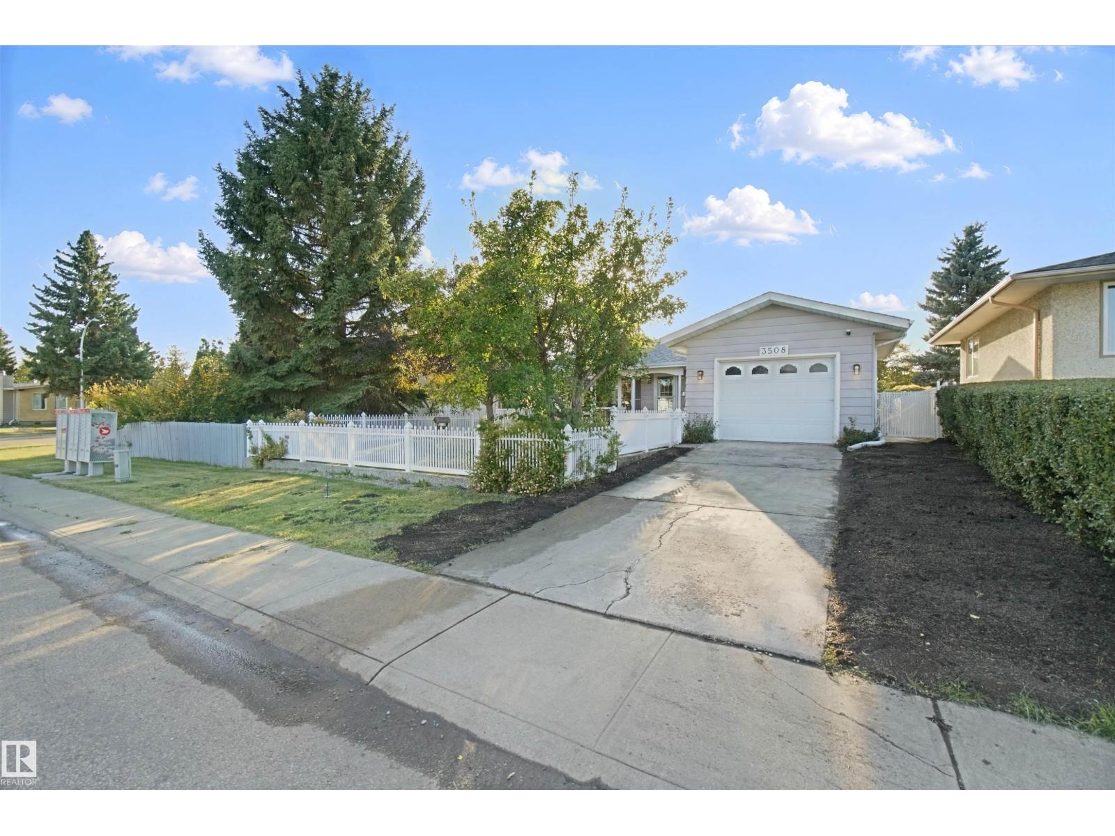 3508 106a St Nw, Edmonton, Alberta  T6J 1A8 - Photo 4 - E4509453