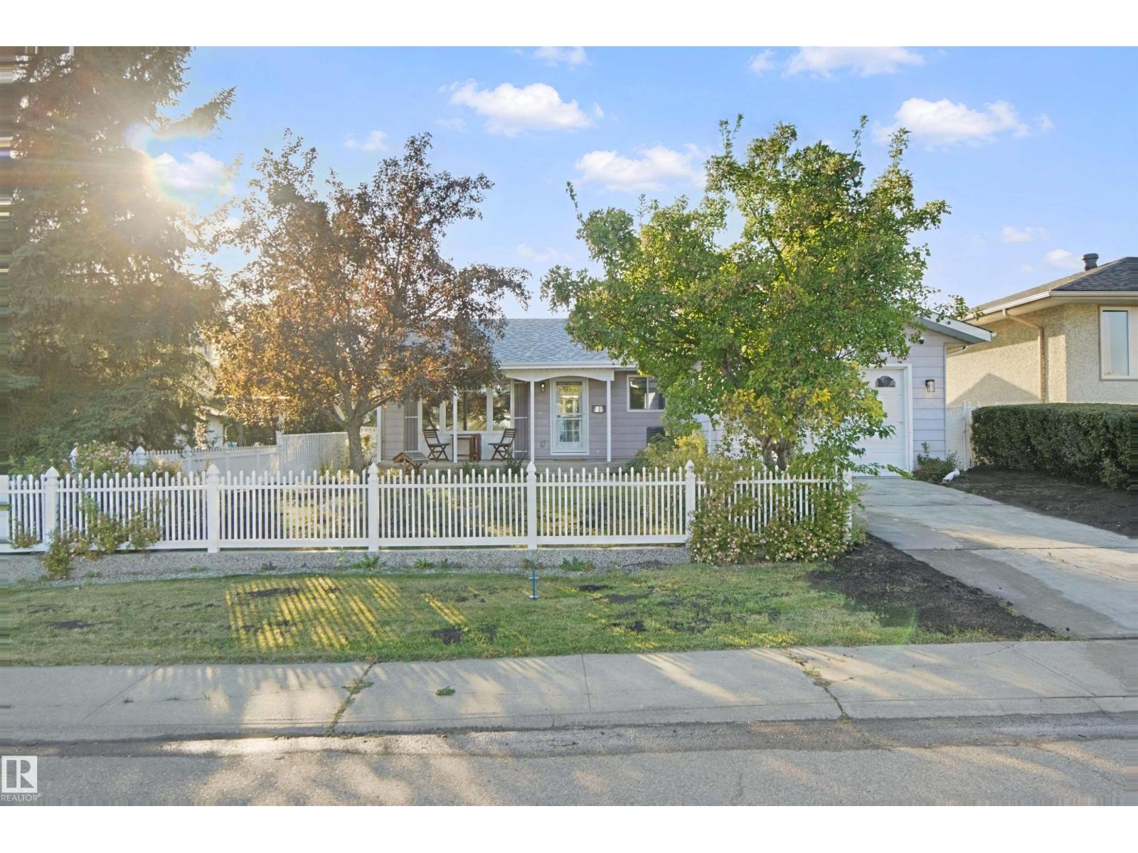 3508 106a St Nw, Edmonton, Alberta  T6J 1A8 - Photo 2 - E4509453