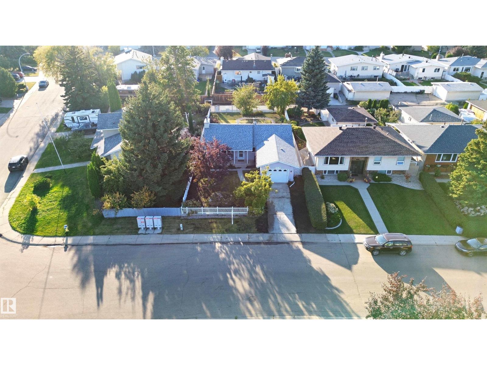 3508 106a St Nw, Edmonton, Alberta  T6J 1A8 - Photo 53 - E4509453