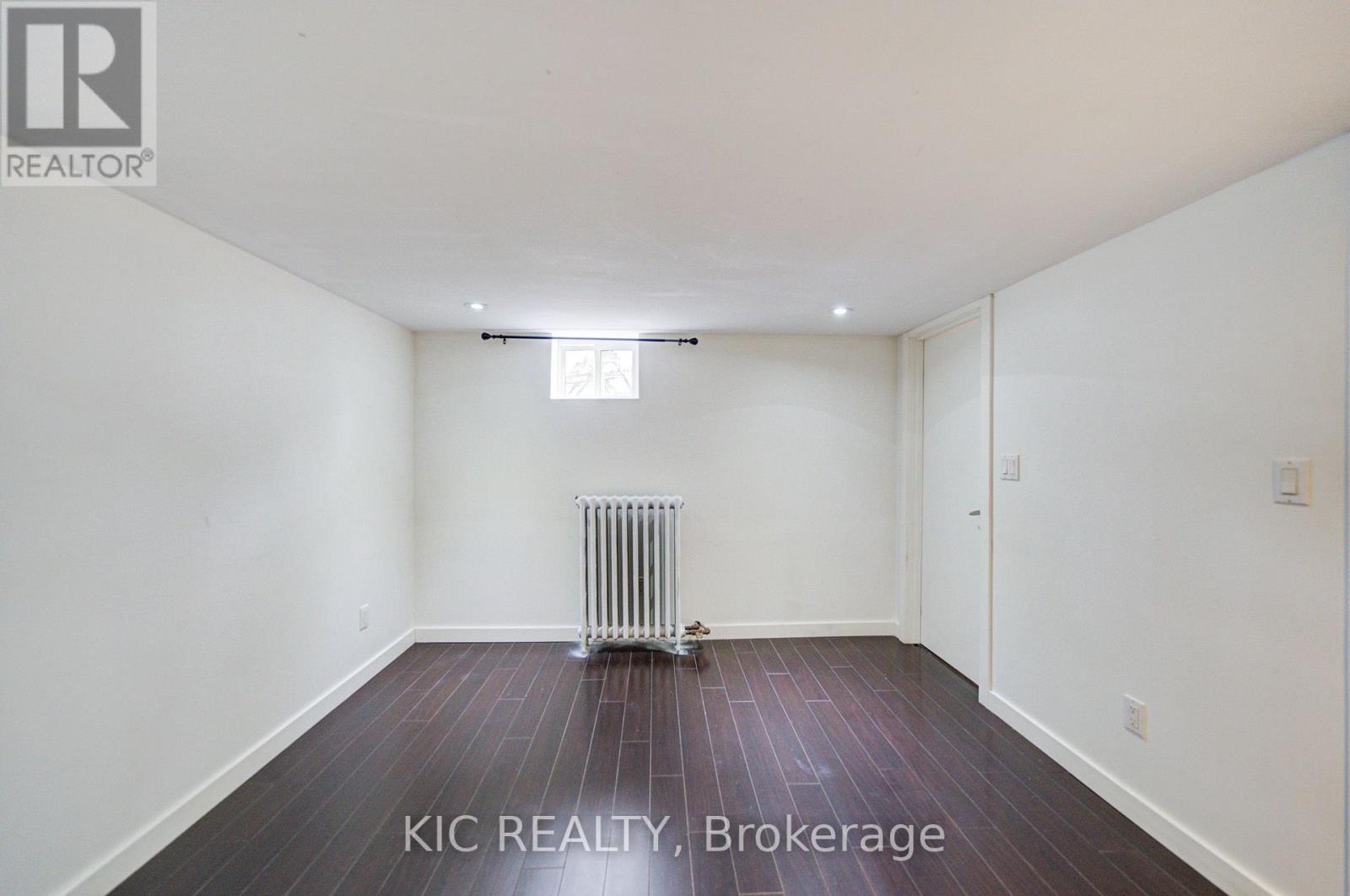 35 Montcalm Avenue NW, Toronto, Ontario  M6E 4N5 - Photo 13 - W13817060