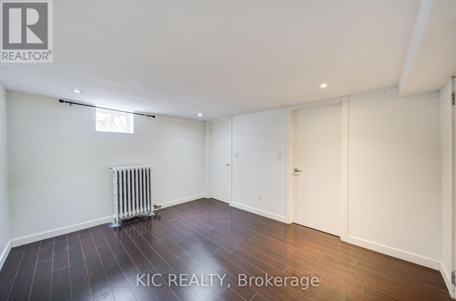 35 Montcalm Avenue NW, Toronto, Ontario  M6E 4N5 - Photo 14 - W13817060
