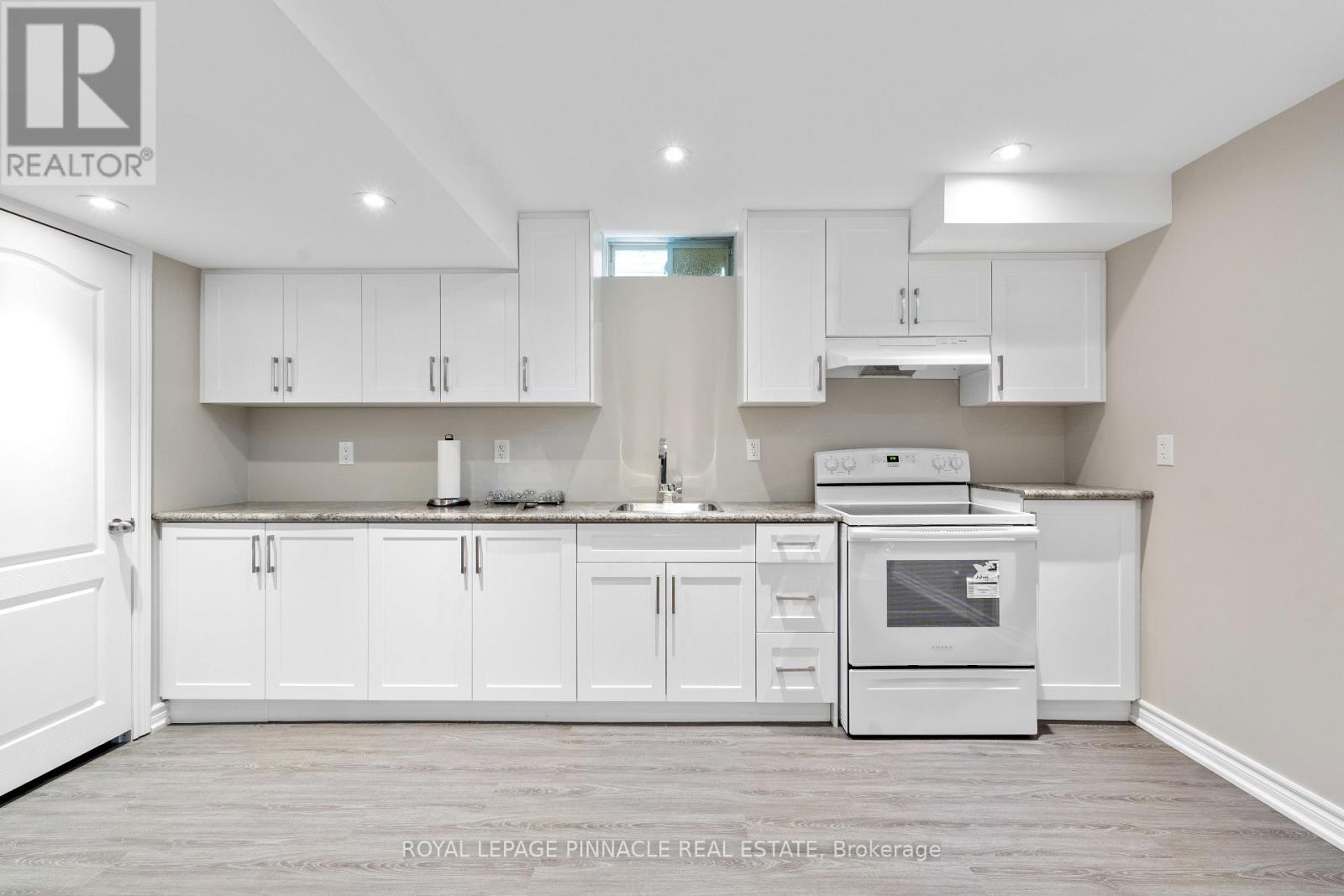 3265 Topeka Drive, Mississauga, Ontario  L5M 7V1 - Photo 12 - W13817064