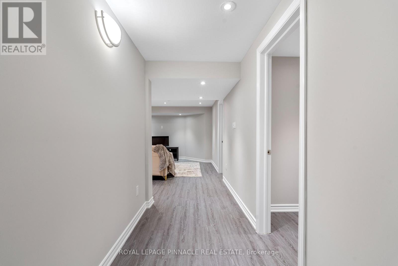 3265 Topeka Drive, Mississauga, Ontario  L5M 7V1 - Photo 8 - W13817064