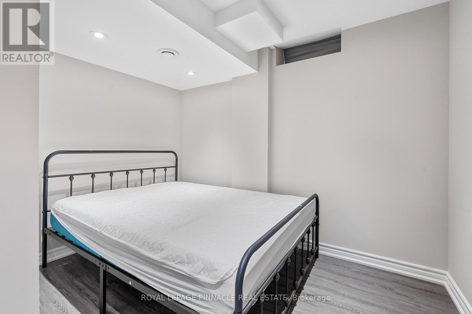 3265 Topeka Drive, Mississauga, Ontario  L5M 7V1 - Photo 9 - W13817064