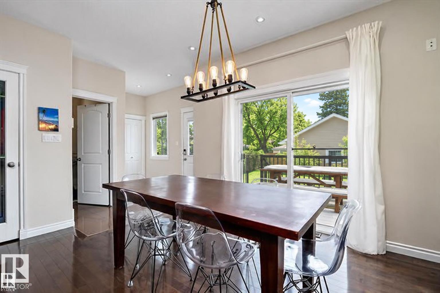 10623 75 AV NW photo 1