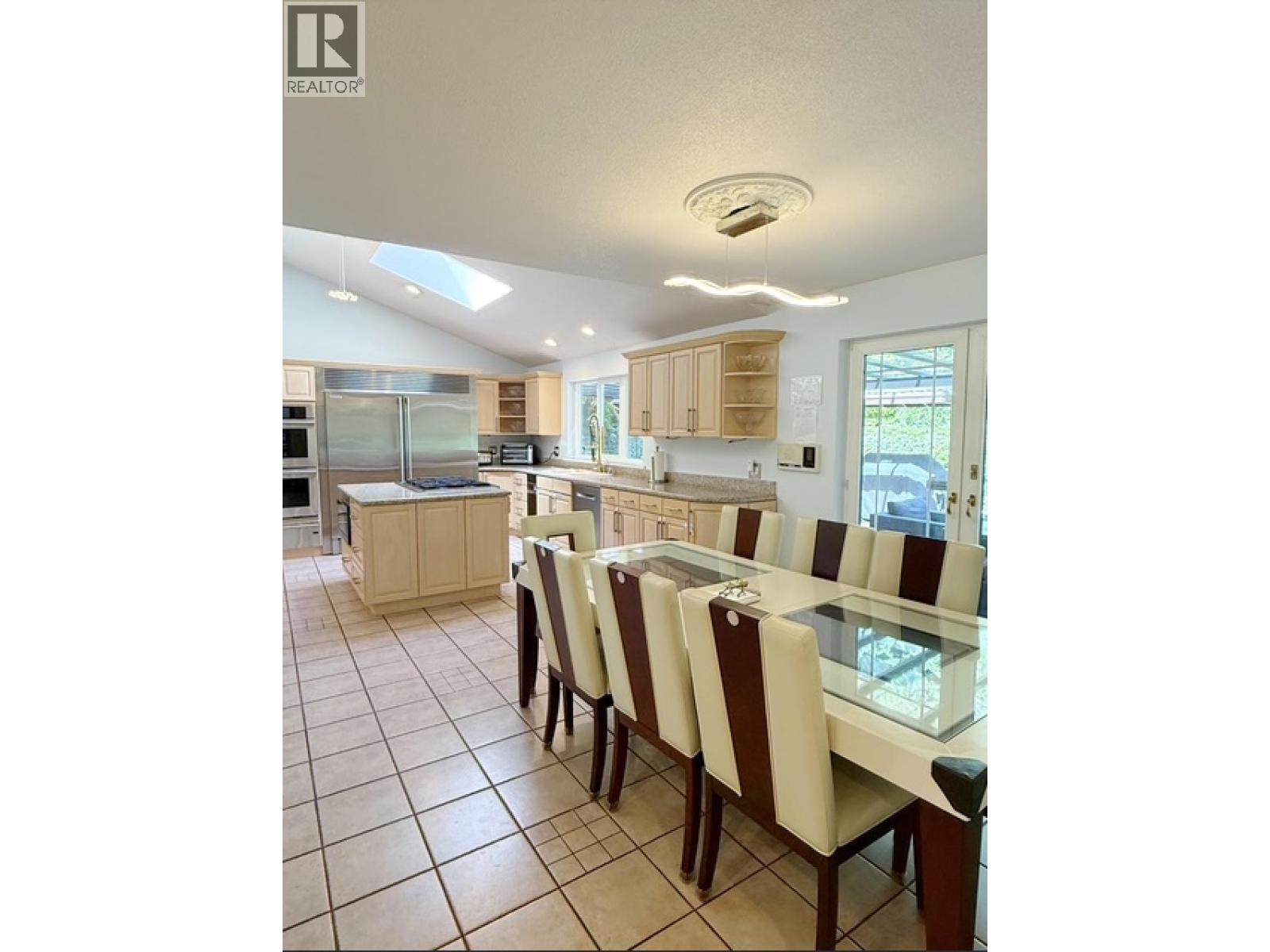 4501 A Woodgreen Drive, West Vancouver, British Columbia  V7S 2T8 - Photo 3 - R3168665