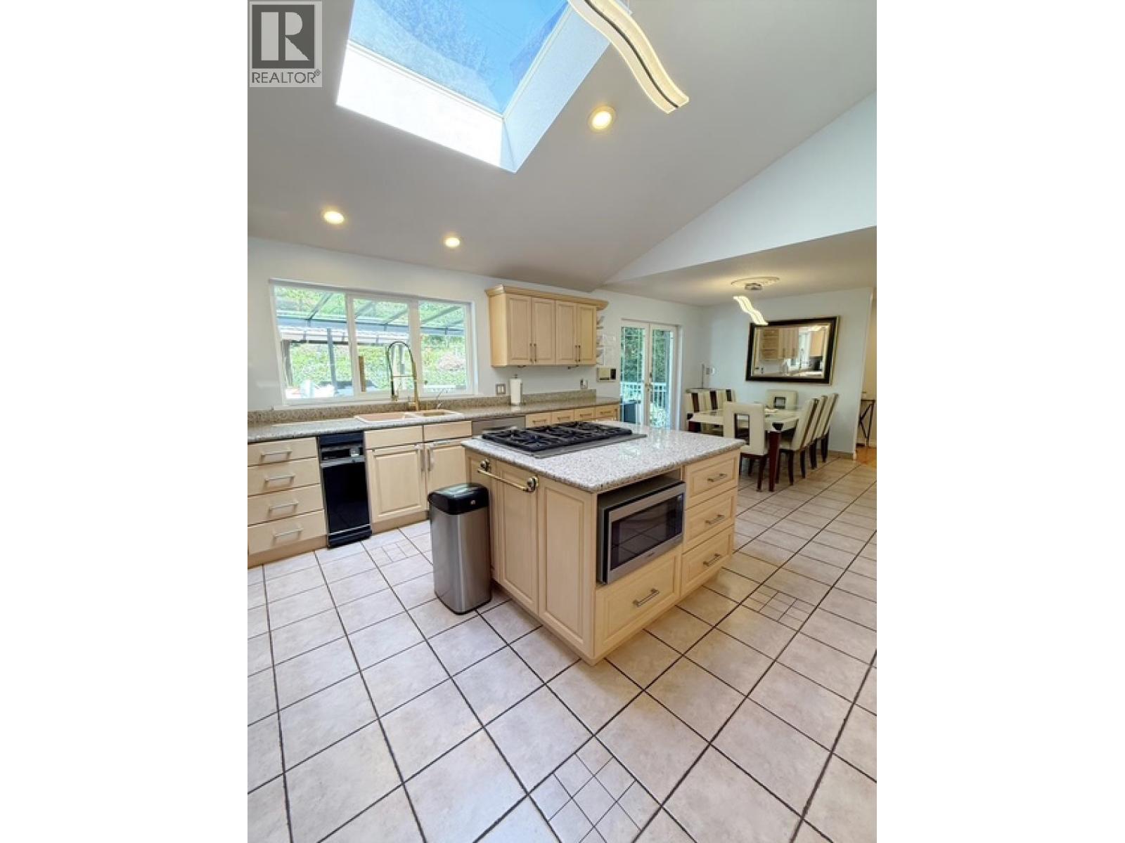 4501 A Woodgreen Drive, West Vancouver, British Columbia  V7S 2T8 - Photo 7 - R3168665